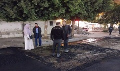  متابعة رصف الشوارع بنطاق الحي 