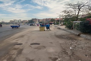 نظافة الأوتوستراد وأسفل السور الجديد