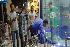 إيقاف اعمال مخالفة بدون ترخيص  لمحل بشارع ابراهيم اللقانى