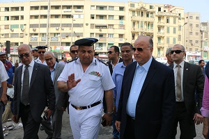 جولة ميدانية لمحافظ القاهرة بميداني السيدة زينب والسيدة عائشة.jpg