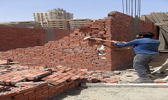 حملات مكبرة للتصدي لمحاولات البناء المخالف ورفع الإشغالات بالحي
