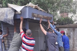 إزالة عدد (٢) كشك مخالف بشارع بن سندر بحي الزيتون