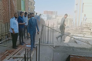 إزالة بناء مخالف بعقار بشارع ابو السعود بحي النزهة
