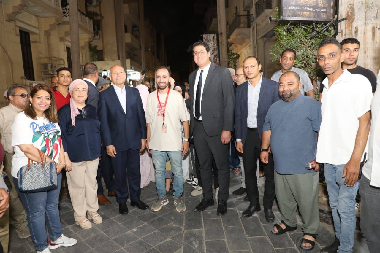 ​محافظ القاهرة يتفقد فعاليات شارع الفن بوسط البلد بعد استئنافها