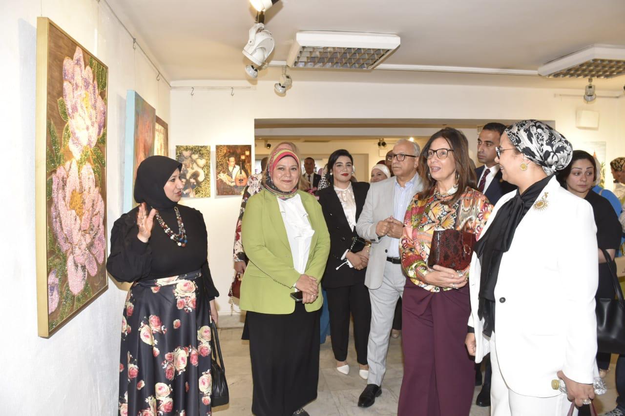 وزيرة الثقافة تفتتح معرض اصنع أخضر بمتحف أحمد شوقي احتفالاً باليوم العالمي للبيئة