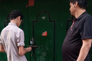إيقاف اعمال مخالفة بدون ترخيص وتشميع مخزن بشارع  الشيخ مخلوف