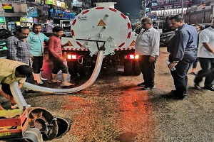 رفع جميع تراكمات مياه الأمطار من شوارع الحي