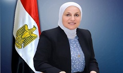للشهادات العامة.. مديرة التعليم بالقاهرة تتابع سير انتظام المجموعات المجانية