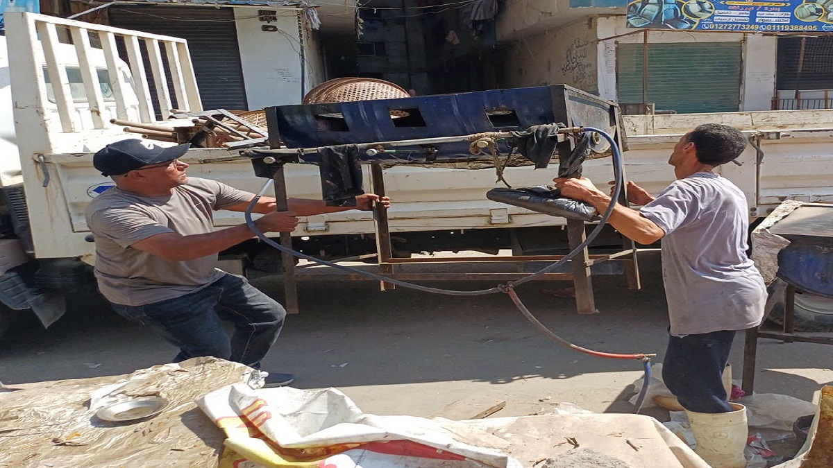 حي المرج يشن حملة لإزالة الإشغالات ورفع المخالفات بشارع البترول