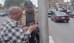متابعة اعمال تغيير وتركيب كشافات بشارع المكس