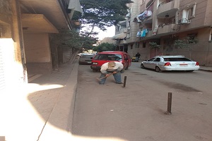 إزالة الحواجز الحديدية بالعديد من شوارع الحي 