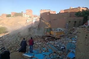 إستكمال أعمال الإزالة بالحي