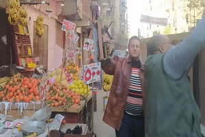 حملة لرفع الاشغالات ببعض الشوارع بالحي