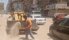 كنس ورفع تراكمات بشارع محمد مدكور
