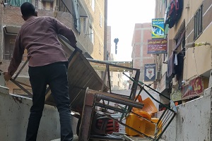 حملة لرفع الاشغالات ببعض الشوارع بالحي