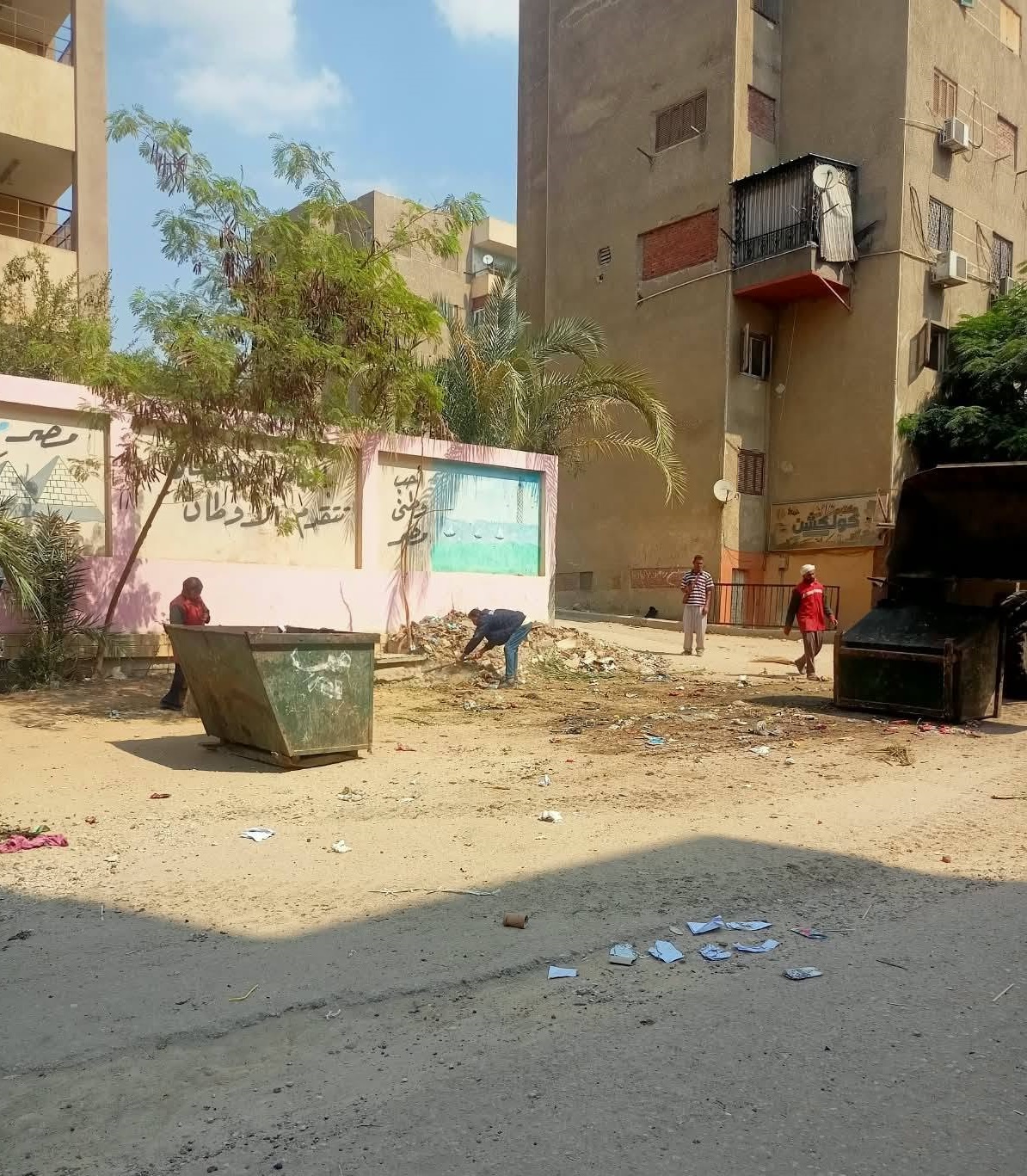 حملة نظافة شاملة بحي المقطم لضمان سيولة الحركة ونقاء المظهر