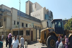حملة لرفع الإشغالات بشوارع الحي
