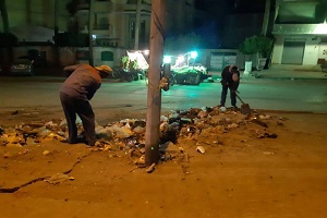 حملة لرفع القمامة والمخلفات من شوارع الحي