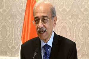 شريف" إصدار اللائحة التنفيذية لقانون التأمين الصحي