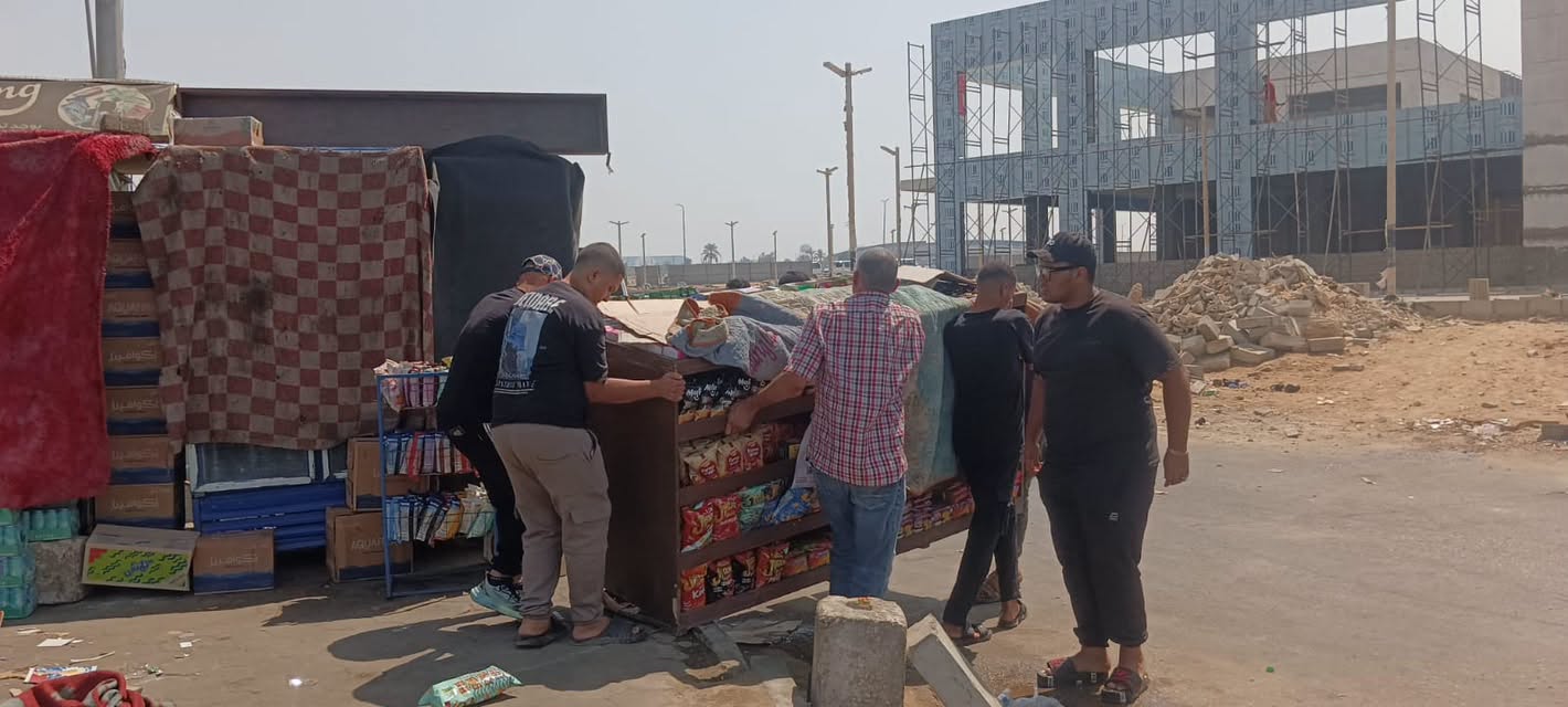 حي النزهة يواصل حملاته اليومية لرفع الإشغالات وتحقيق الانضباط