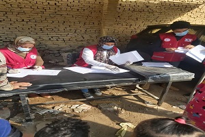 قافلة طبية للكشف على مواطنين الحي