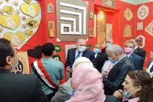 وكيل وزارة التعليم بالقاهرة يتفقد المعرض السنوي للمجال الصناعي