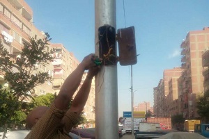 غلق ابواب صيانة الاعمدة الموجودة فى شارع الشهيد