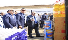 Cairo Governor inaugurates Gamaleya one-day market