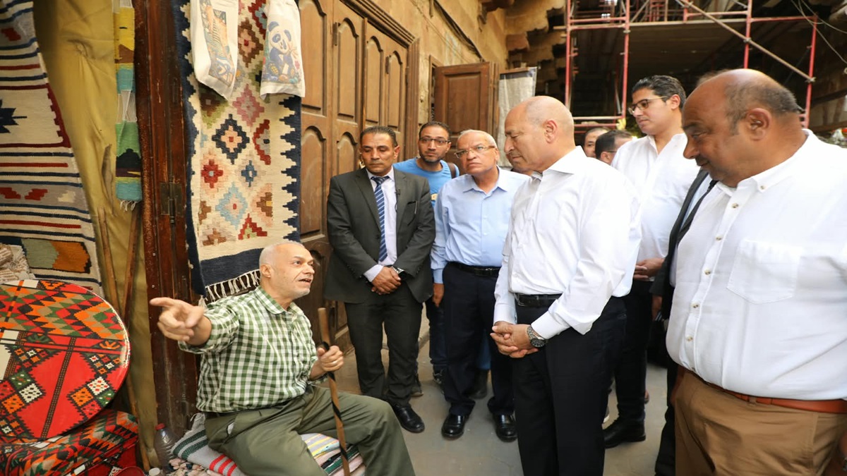 Cairo Governor Inspects Restoration, Rehabilitation Works at Historic Khayamiya Market