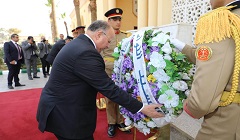 Cairo Governor lays wreath at Military Zone Martyr Tombs