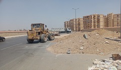 رفع الأتربة والرتش بالمحاور الرئيسية بنطاق الحي