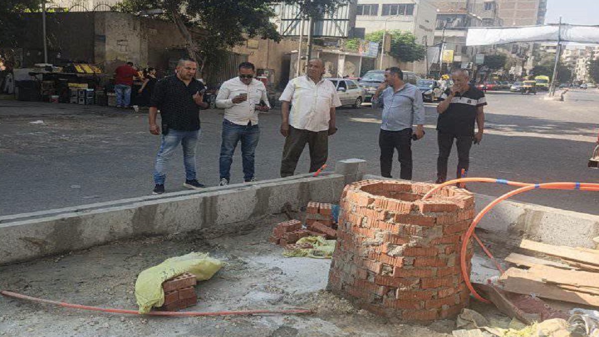 رئيس الحى يتفقدانشاء نافورة بشارع الترعة البولاقية 