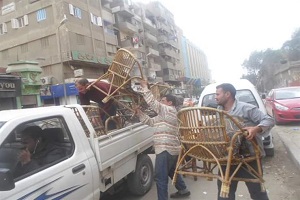 حي حلوان يقوم بحملة لرفع الإشغــالات والباعـــة الجائلين