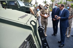 sisi_inspects_armored_vehicles.jpg