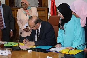 3محافظ القاهرة يعتمد نتيجة الشهادة الابتدائية الترم الثاني 2017.jpg
