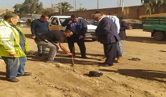 ازالة الارصفة القديمة لتطوير الشوارع بنطاق الحي  