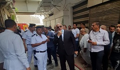 متابعة إطفاء الحريق بنطاق الحي 