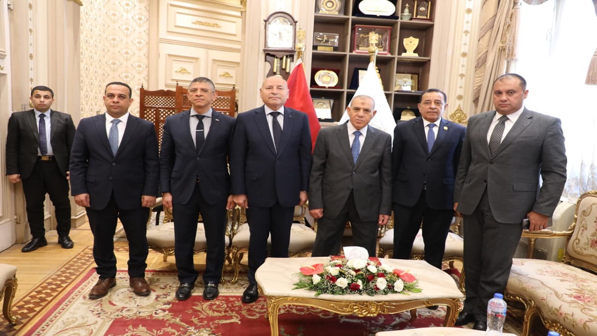 محافظ القاهرة يزور رئيس محكمة النقض لتهنئته بتولى منصبه الجديد