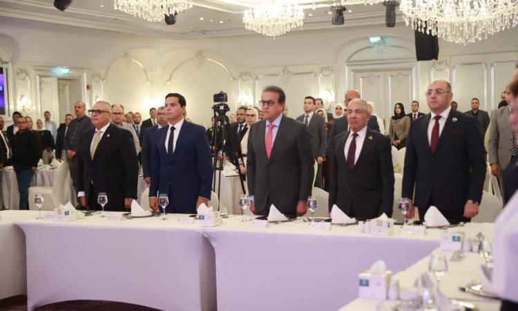 وزير الصحة يناقش تطوير المنظومة الصحية في حوار مفتوح مع حزب حماة وطن
