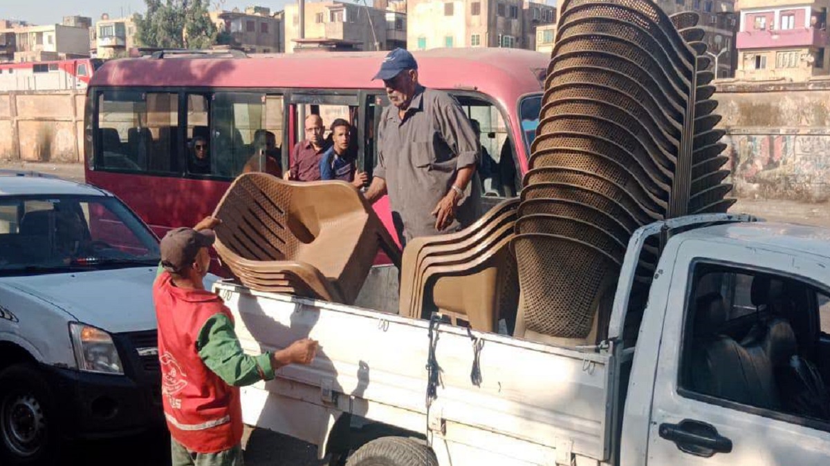 حملة مكبرة لرفع الاشغالات بشارع أحمد حلمى  