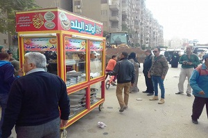 حي المقطم يحرر محضرًا ضد مطعم شهير لعدم وجود شهادة صحية للعاملين