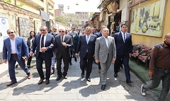 مستشار الرئيس ومحافظ القاهرة يتفقدان منطقة القاهرة التاريخية