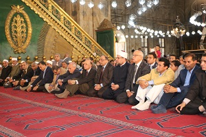 محافظ القاهرة وستة وزراء يشهدون صلاة الجمعة بمسجد محمد علي