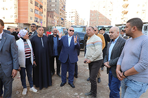 Cairo Gov. inspects removal of construction debris in Basatin 