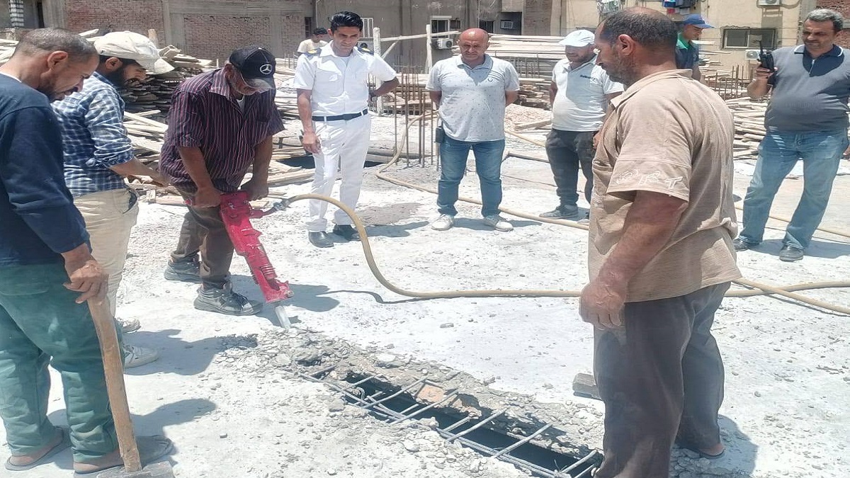 إزالة أعمال مخالفة بعقار بشارع سيدي بلال بجسر السويس