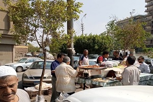 حملة لرفع الاشغالات بالحي