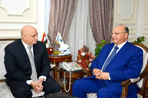 لن-نسمح-بوجود-اشغالات-او-مخالفات-بالشارع.jpg