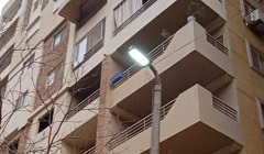 إصلاح اسلاك كهربائية داخل اعمدة الانارة بشارع اسماعيل القباني