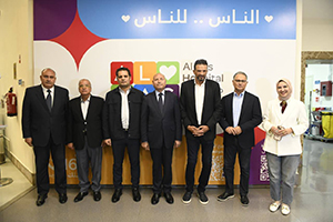 محافظ القاهرة يتفقد مستشفي الناس 