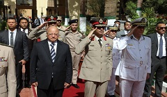 cairo_governor_lays_wreath.jpg